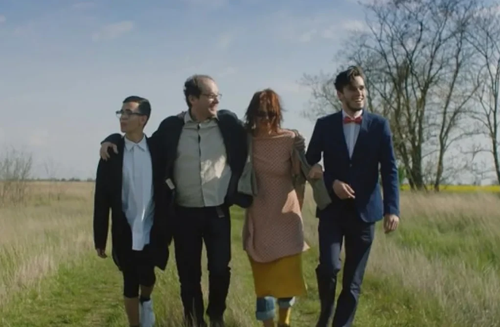 Warm Comedy about Depression, Madness and Unfulfilled Dreams