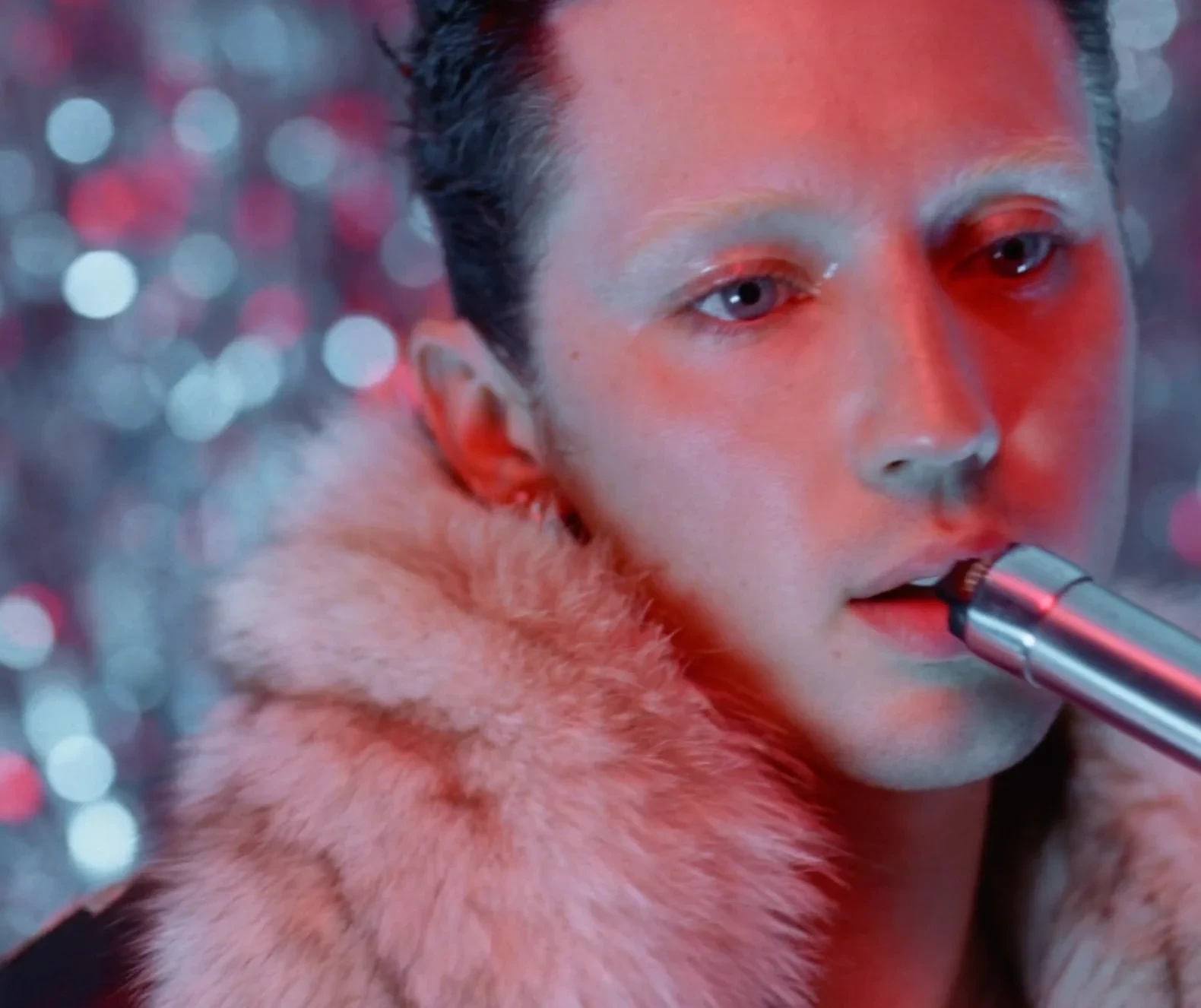 TROYE SIVAN - SHE'S THE BEST