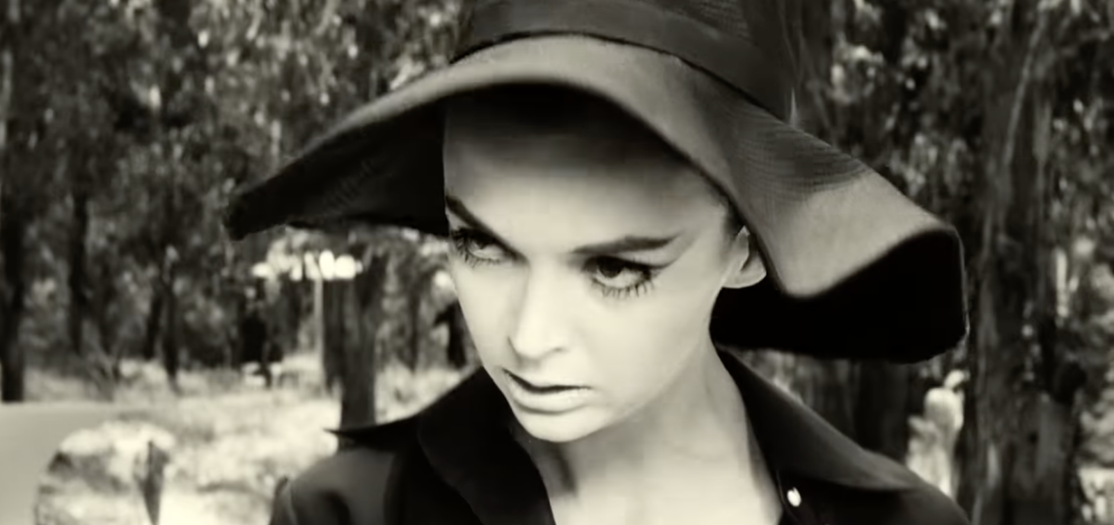 8½