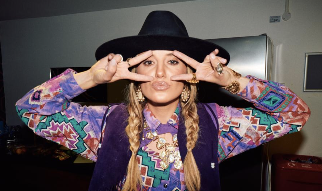 Lainey Wilson: Keepin' Country Cool