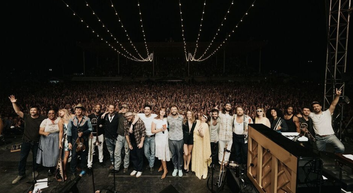 Mumford & Sons: The House Band