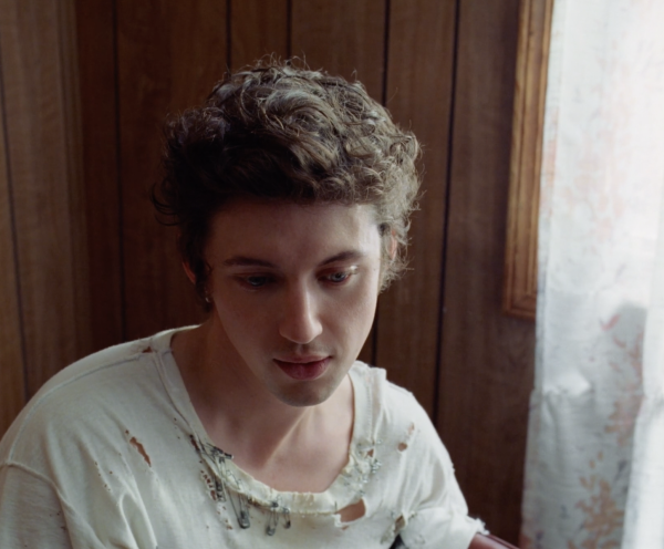 TROYE SIVAN - SHE'S THE BEST
