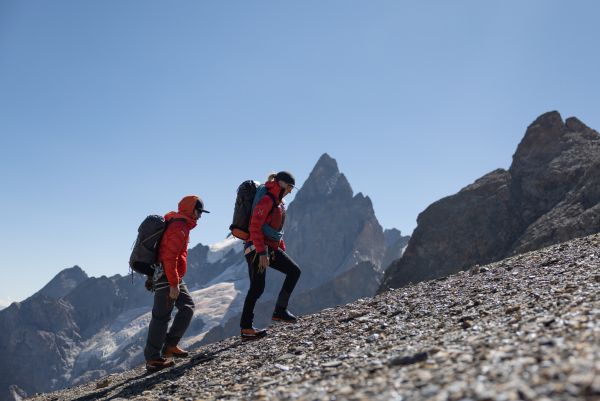 Meta, Female Pioneers in Mountaineering by Annette Wahl