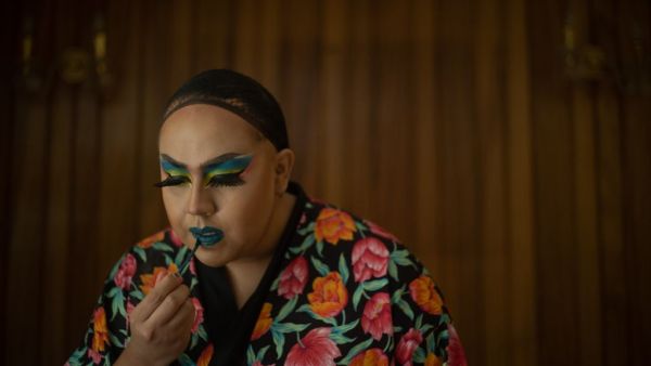 About Queens and Other Colours