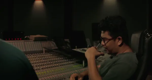 Awasarn Sound Man (Death of the Sound Man)