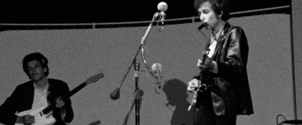 Newport and the Great Folk Dream by Robert Gordon