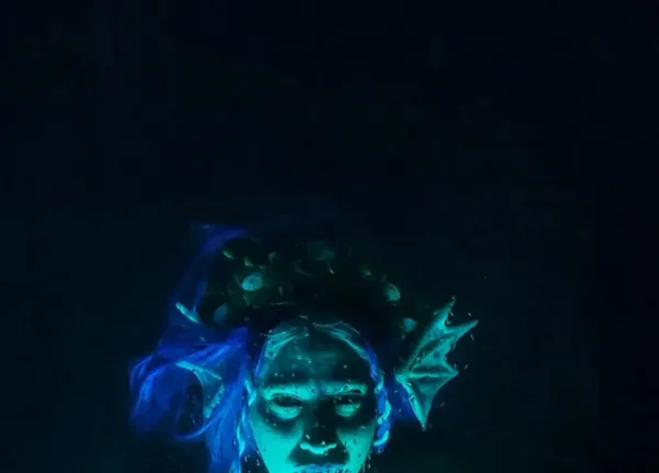 Sirens Call by Miri Ian Gossing, Lina Sieckmann