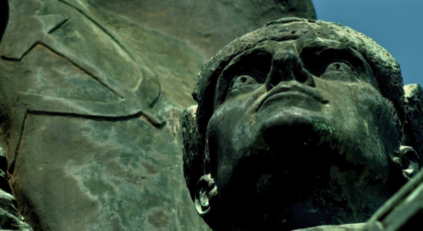 Statues Also Die?