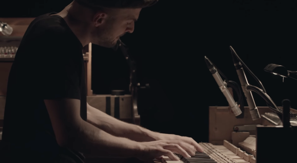 NILS FRAHM - Fundamental Values