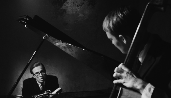 Everybody Digs Bill Evans